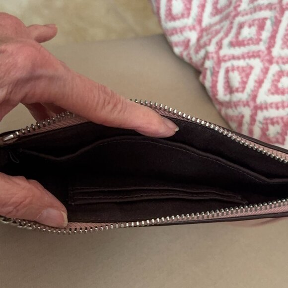 Coach Signature Debossed LG Wristlet with Chain BLUSH MINT #F22698 Never used - Picture 13 of 15